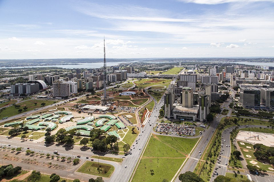 The Monumental Axis (Brazilian Portuguese: Eixo Monumental) là đại lộ trung tâm và là trục chính trong thiết kế thành phố Brasília