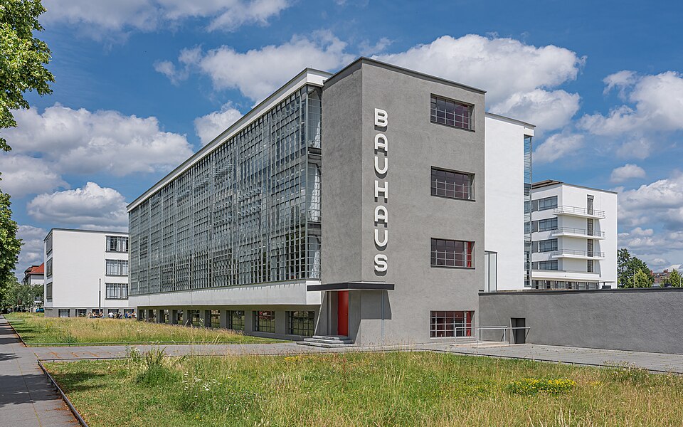 Tòa nhà Bauhaus Dessau, xây dựng 1925–1926
