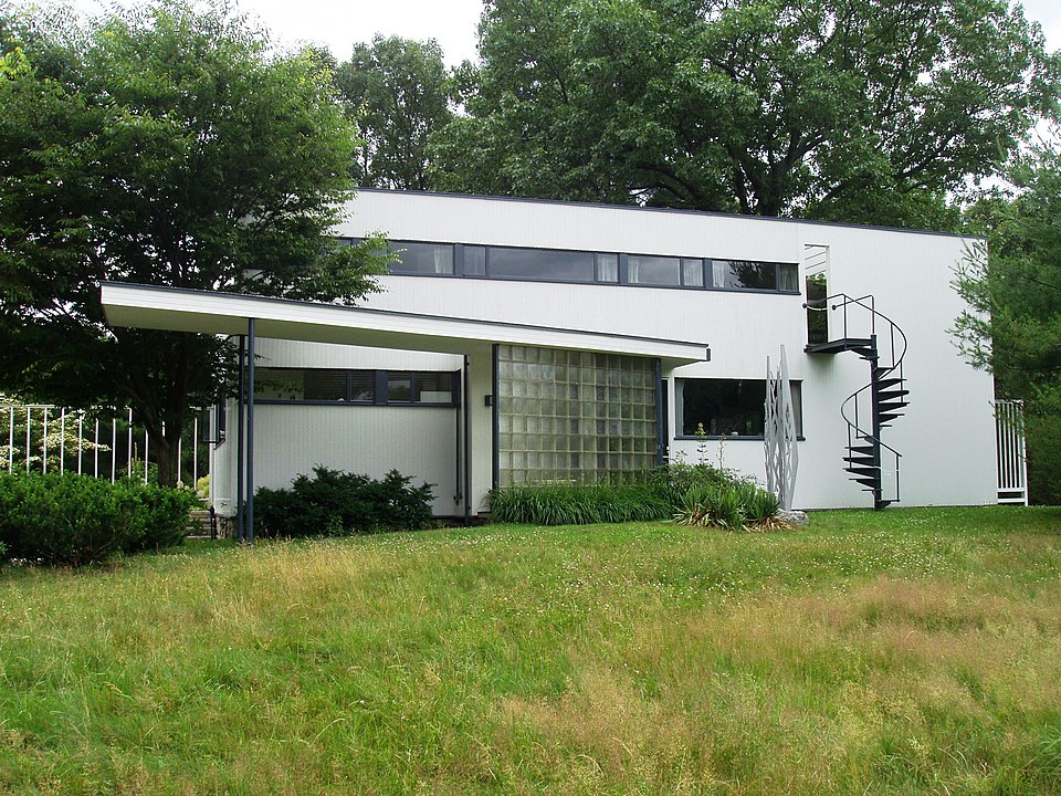 The Gropius House (1938) ở Lincoln, Massachusetts
