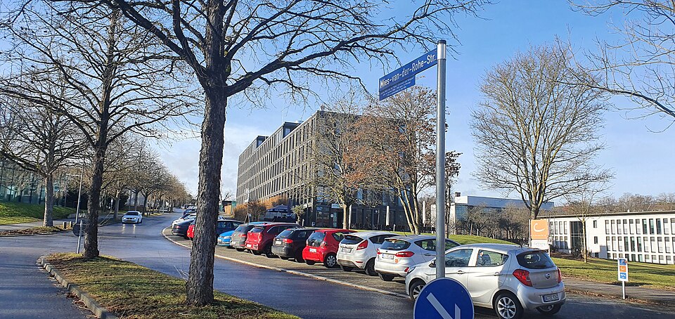 Mies-van-der_Rohe-Straße_in_Aachen_Februar_2021_(02)