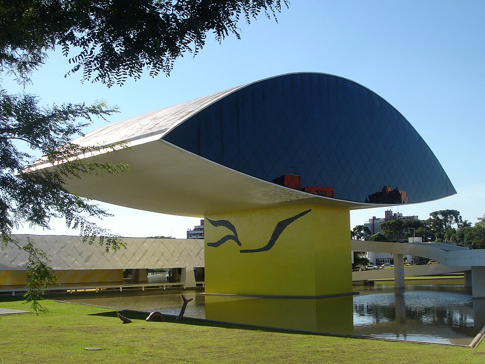 Bảo tàng Oscar Niemeyer (tiếng Bồ Đào Nha: Museu Oscar Niemeyer) tọa lạc tại thành phố Curitiba, bang Paraná, Brazil.