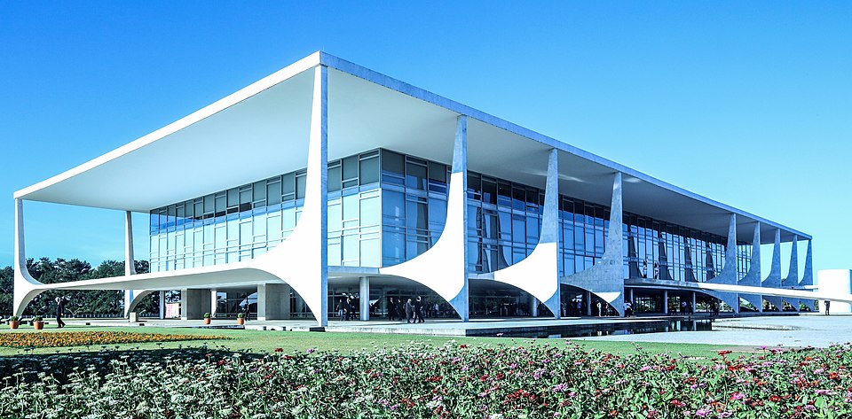 The Palácio do Planalto ở Brasília là nơi làm việc chính thức của tổng thống Brazil.